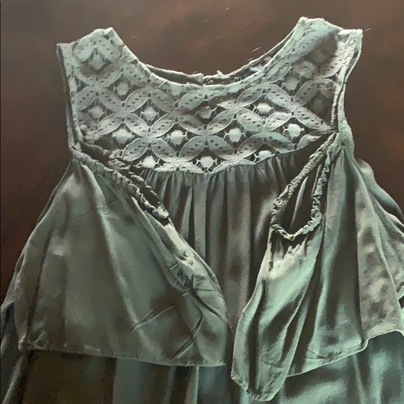 Top - Picture 2 of 3